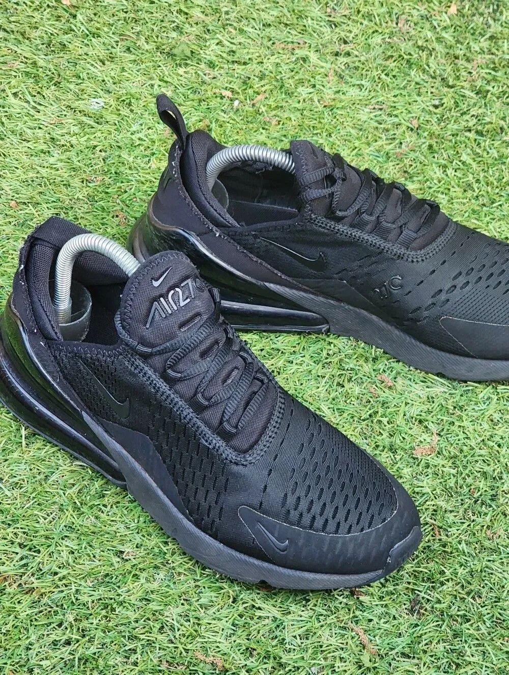 NIKE AIR MAX 270 - Women's Sneakers - SIZE 9.5